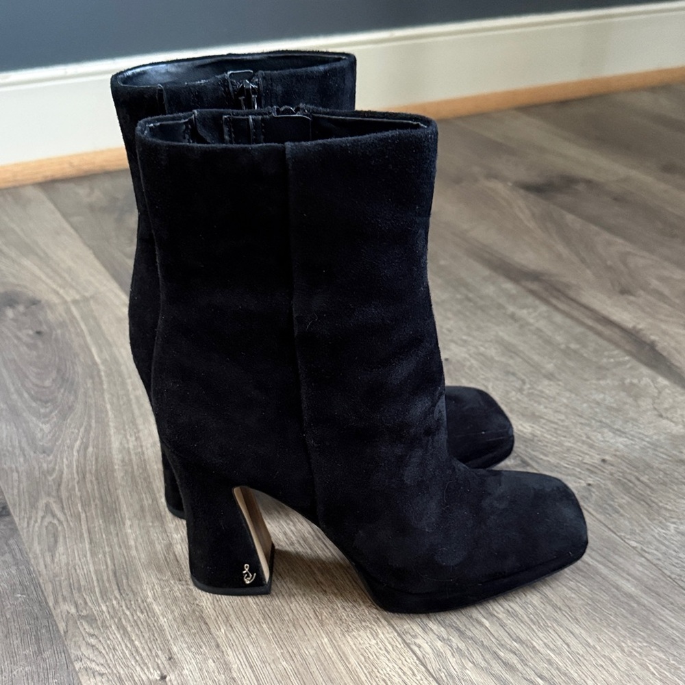 Black high heels - image 4